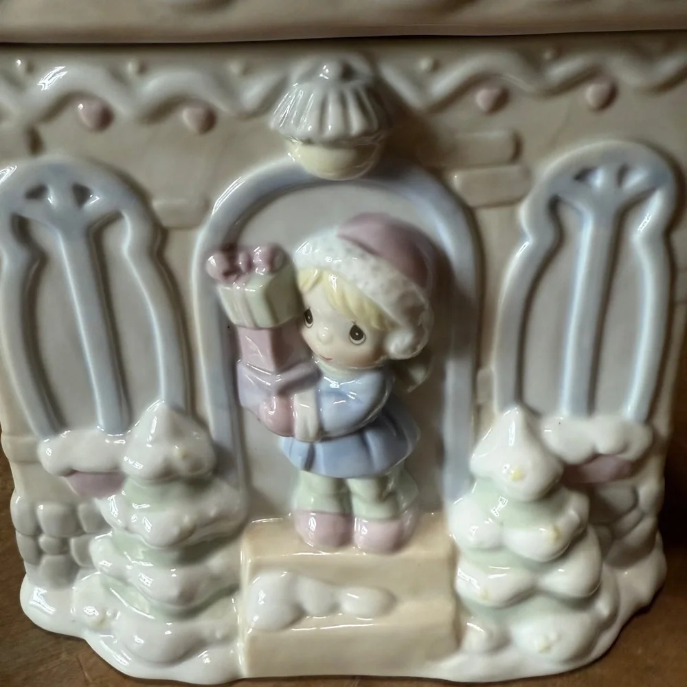 Vintage 1994 Precious Moments Ceramic Bake Shop Cookie Jar Christmas Canister